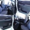 toyota voxy 2015 quick_quick_DAA-ZWR80G_ZWR80-0091773 image 6