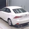 lexus is 2019 CFJ1786701 image 11