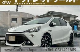 toyota aqua 2014 quick_quick_6AA-MXPK11_NHP10-2361272