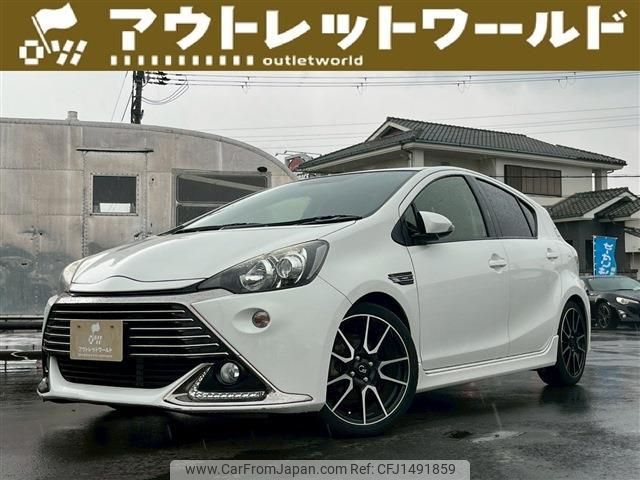 toyota aqua 2014 quick_quick_6AA-MXPK11_NHP10-2361272 image 1