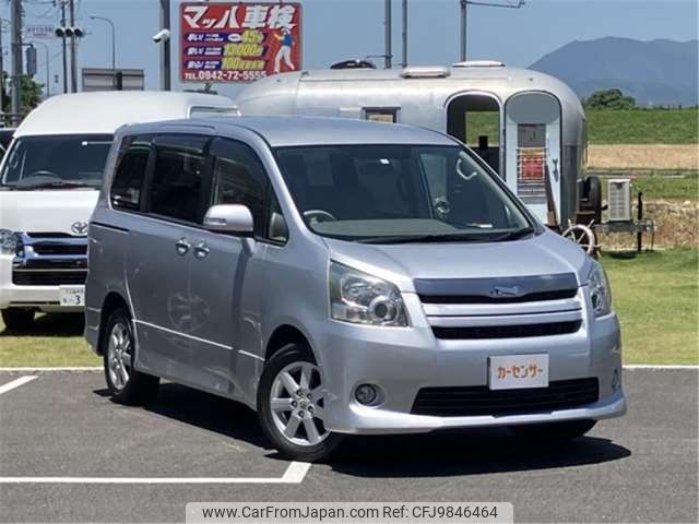 toyota noah 2008 -TOYOTA 【久留米 300ﾔ8748】--Noah DBA-ZRR70W--ZRR70-0131896---TOYOTA 【久留米 300ﾔ8748】--Noah DBA-ZRR70W--ZRR70-0131896- image 1