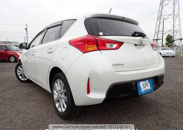 toyota auris 2013 646828-N2025050249F-24 image 2