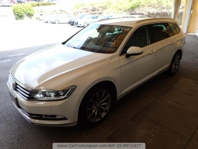 volkswagen passat-variant 2018 quick_quick_DBA-3CCZE_WVWZZZ3CZJE097189 image 1