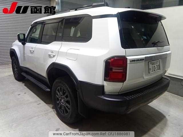 toyota land-cruiser-wagon 2024 CFJ1886981 image 2