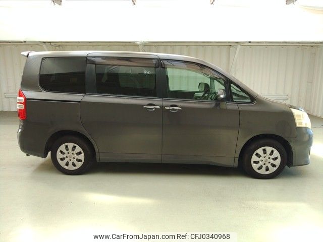 toyota noah 2010 ENHANCEAUTO_1_ea289322 image 2