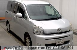 toyota voxy 2010 CFJ1561591
