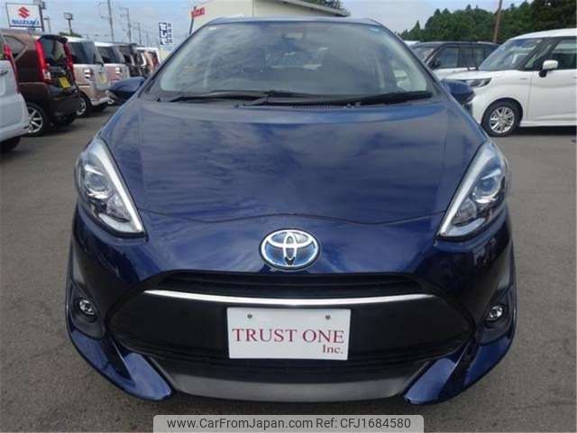 toyota aqua 2018 CFJ1684580 image 2