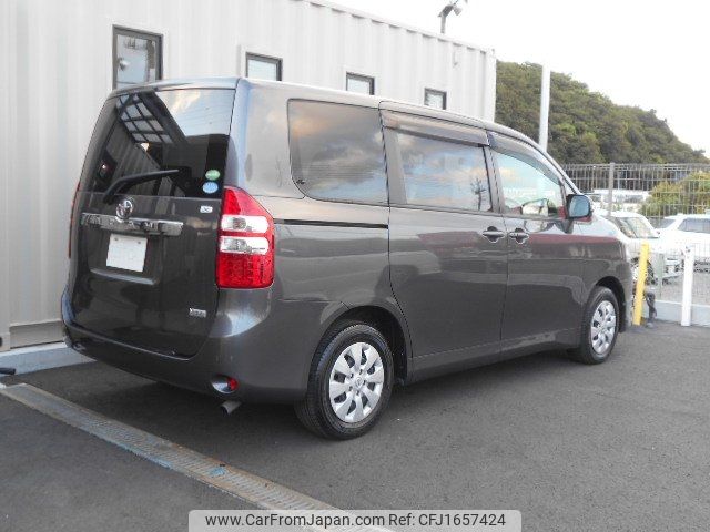 toyota noah 2014 CFJ1657424 image 2