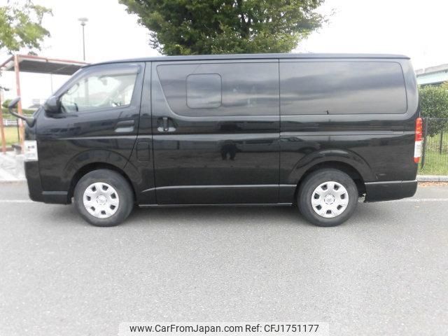 toyota regiusace-van 2017 CFJ1751177 image 2