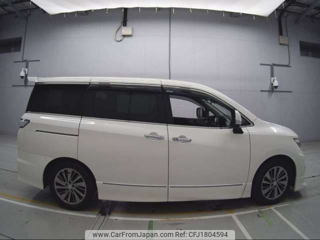 nissan elgrand 2017 CFJ1804594 image 2