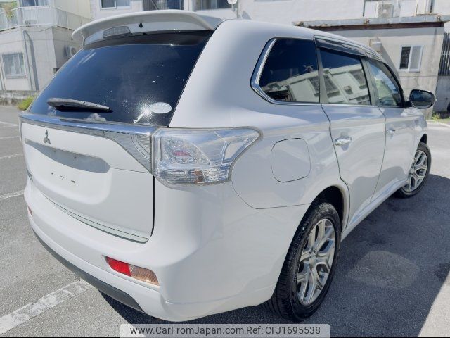mitsubishi outlander-phev 2014 CFJ1695538 image 2