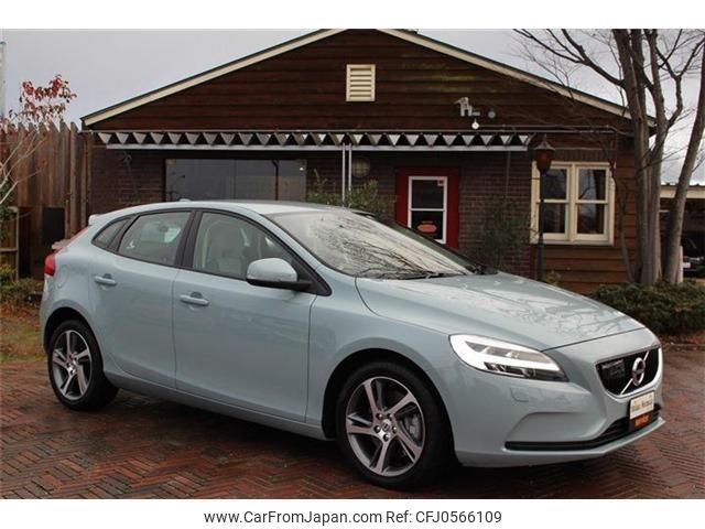 volvo v40 2018 quick_quick_DBA-MB4154T_YV1MV2920J2489220 image 1