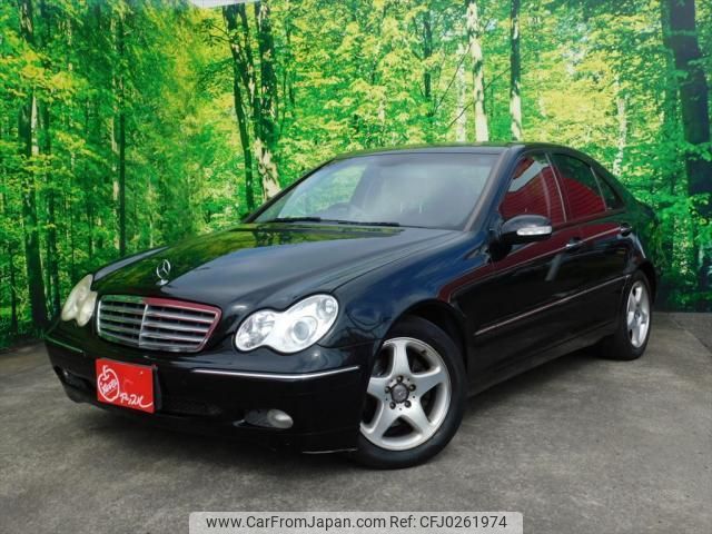 mercedes-benz c-class 2003 quick_quick_203061_WDC2030612R122888 image 1