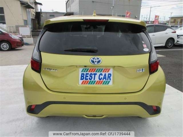 toyota aqua 2022 CFJ1739444 image 2