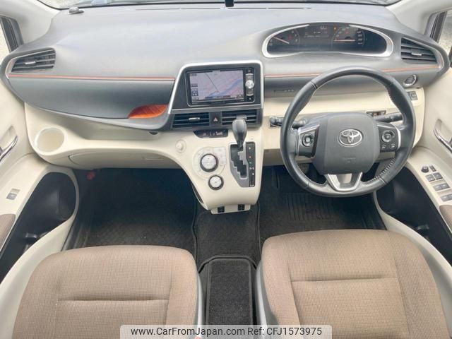 toyota sienta 2017 CFJ1573975 image 2