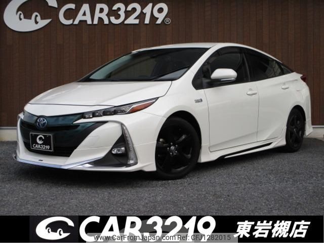toyota prius-phv 2018 -TOYOTA--Prius PHV ZVW52--3071582---TOYOTA--Prius PHV ZVW52--3071582- image 1