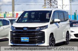 toyota noah 2023 quick_quick_6AA-ZWR90W_ZWR90-0073250