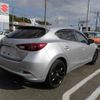 mazda axela 2017 CFJ1782680 image 2