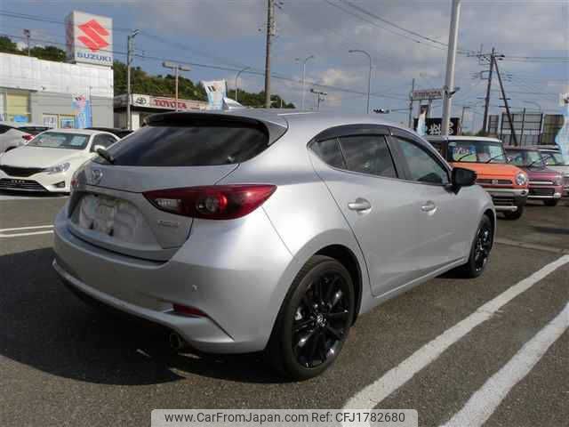 mazda axela 2017 CFJ1782680 image 2