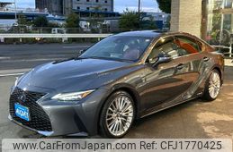 lexus is 2022 CFJ1770425