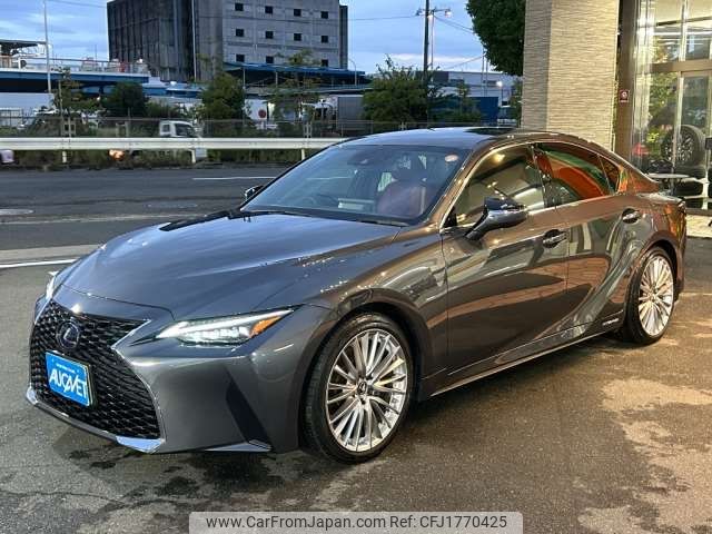 lexus is 2022 CFJ1770425 image 1