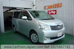 toyota noah 2012 CFJ1667182