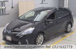 toyota prius-α 2013 CFJ1632779