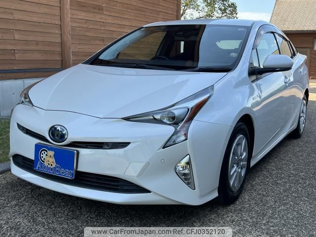 toyota prius 2018 quick_quick_DAA-ZVW50_ZVW50-6144989 image 1