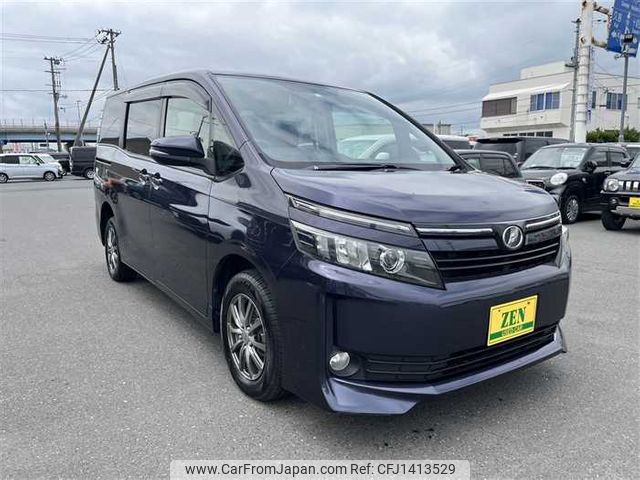 toyota voxy 2014 769235-250712124728 image 2