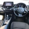 toyota c-hr 2018 quick_quick_DAA-ZYX10_ZYX10-2133837 image 6