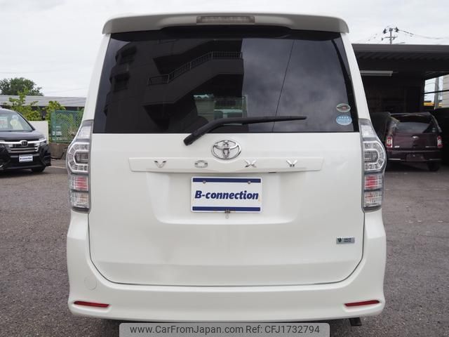 toyota voxy 2010 CFJ1732794 image 2