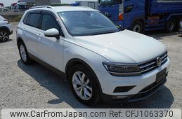 volkswagen tiguan 2018 -VOLKSWAGEN--VW Tiguan ABA-5NCZE--WVGZZZ5NZJW9408**---VOLKSWAGEN--VW Tiguan ABA-5NCZE--WVGZZZ5NZJW9408**-