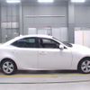 lexus is 2019 CFJ1786701 image 8