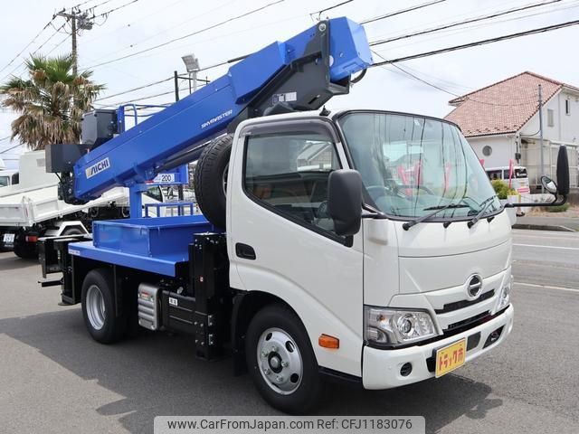hino dutro 2024 GOO_NET_EXCHANGE_0508262A30250517W001 image 2