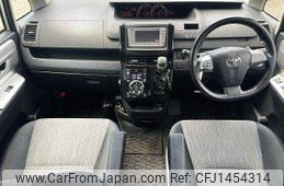 toyota noah 2010 504928-931654