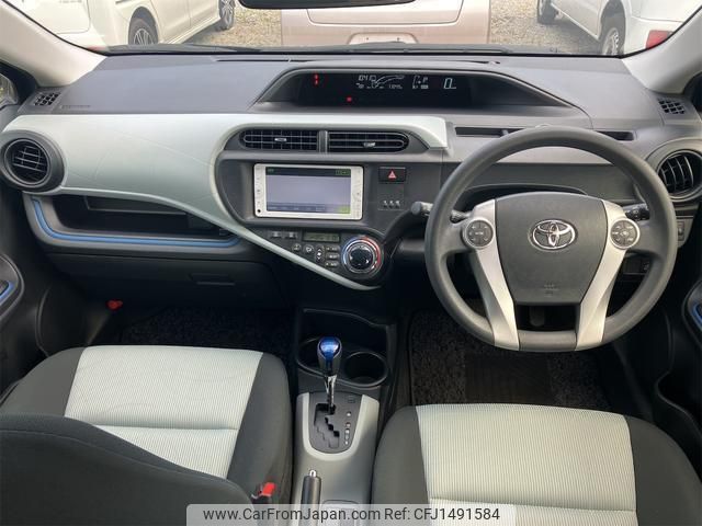 toyota aqua 2014 CFJ1491584 image 2