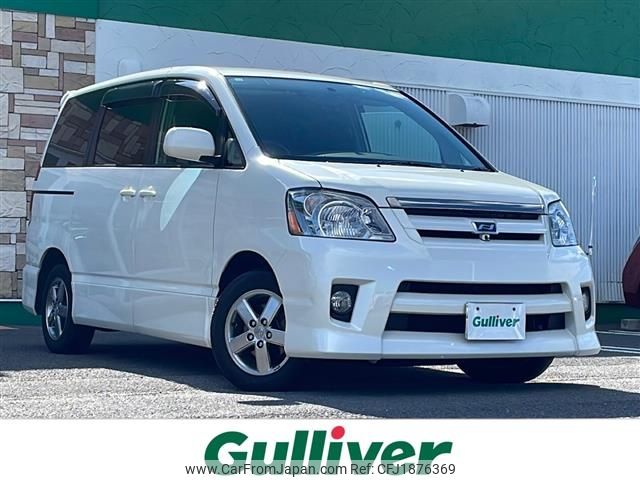 toyota noah 2004 CFJ1876369 image 1
