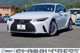 lexus is 2020 CFJ1825720