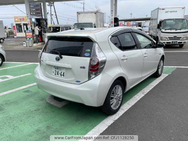 toyota aqua 2013 -TOYOTA 【群馬 501ﾜ2464】--AQUA NHP10--6169615---TOYOTA 【群馬 501ﾜ2464】--AQUA NHP10--6169615- image 2