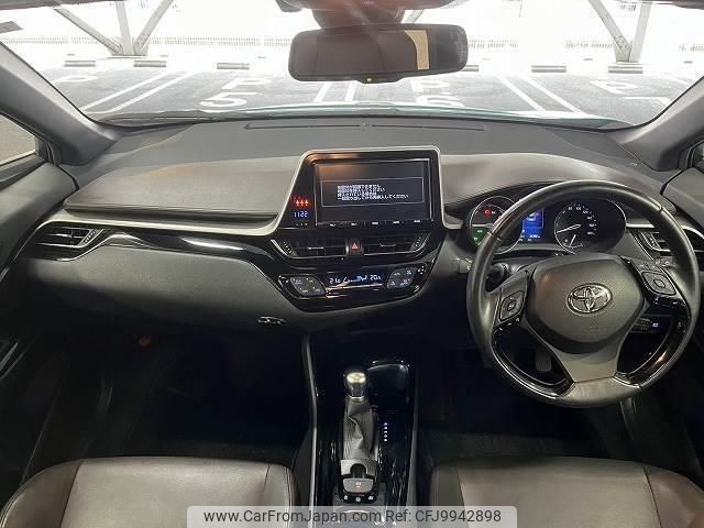 toyota c-hr 2017 quick_quick_DAA-ZYX10_ZYX10-2008462 image 2