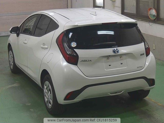 toyota aqua 2022 CFJ1815259 image 2