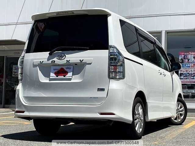 toyota voxy 2010 CFJ1500548 image 2
