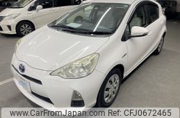 toyota aqua 2013 AF-NHP10-6158248