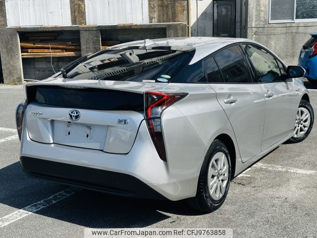 toyota prius 2017 CFJ9763858 image 2