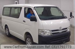 toyota regiusace-van 2013 CFJ1792773