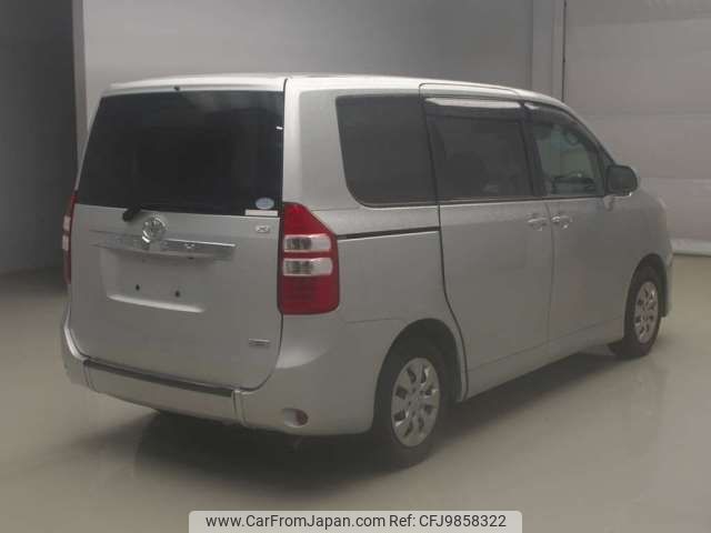 toyota noah 2011 -TOYOTA--Noah DBA-ZRR70Gｶｲ--ZRR70-0411211---TOYOTA--Noah DBA-ZRR70Gｶｲ--ZRR70-0411211- image 2