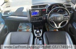 honda fit-hybrid 2015 CFJ1749363