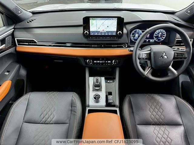 mitsubishi outlander-phev 2022 CFJ1823095 image 2