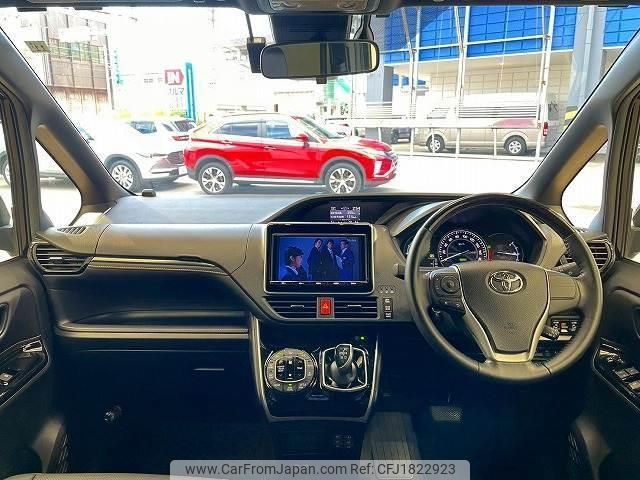 toyota esquire 2017 CFJ1822923 image 2