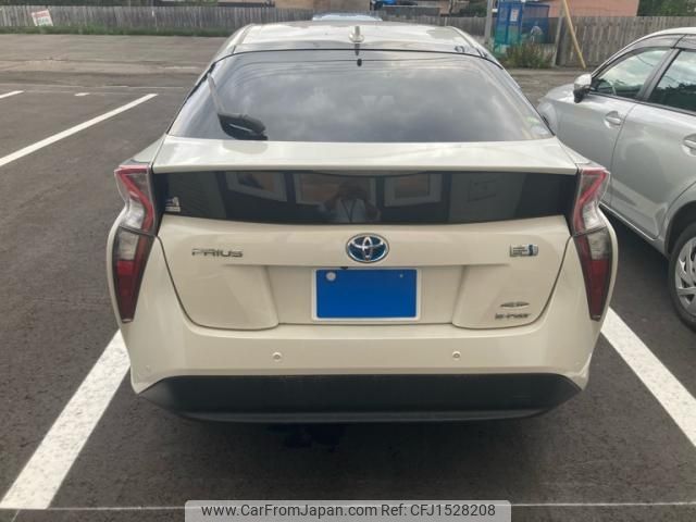toyota prius 2016 CFJ1528208 image 2